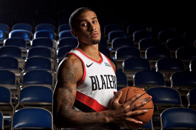 也传递出他 也传递出他